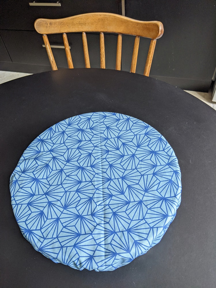 Charlotte alimentaire pour plat à tarte – bleu géométrique – Kokoriko